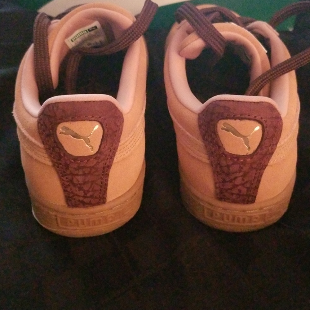 Wheat Puma Suede Classics! 5.5Y/7Women SALE! - Picture 4 of 7
